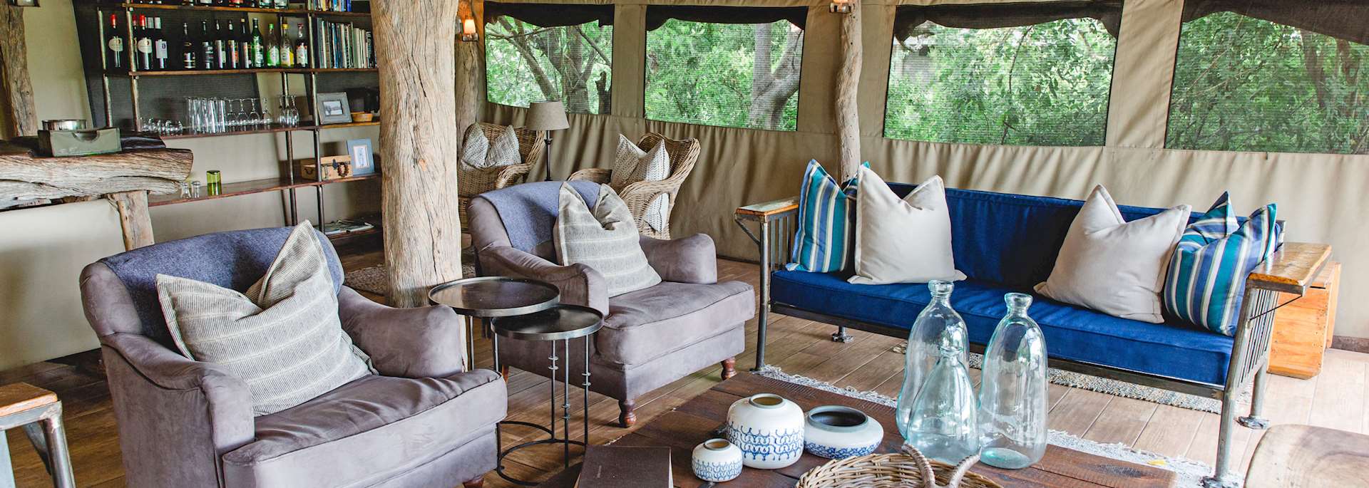 Lounge area, Sango Safari Camp