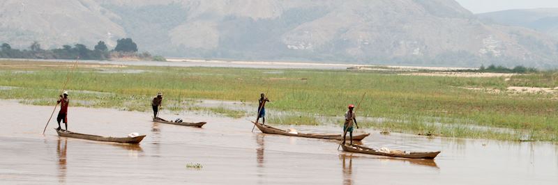 Local transport on the Tsiribihina River
