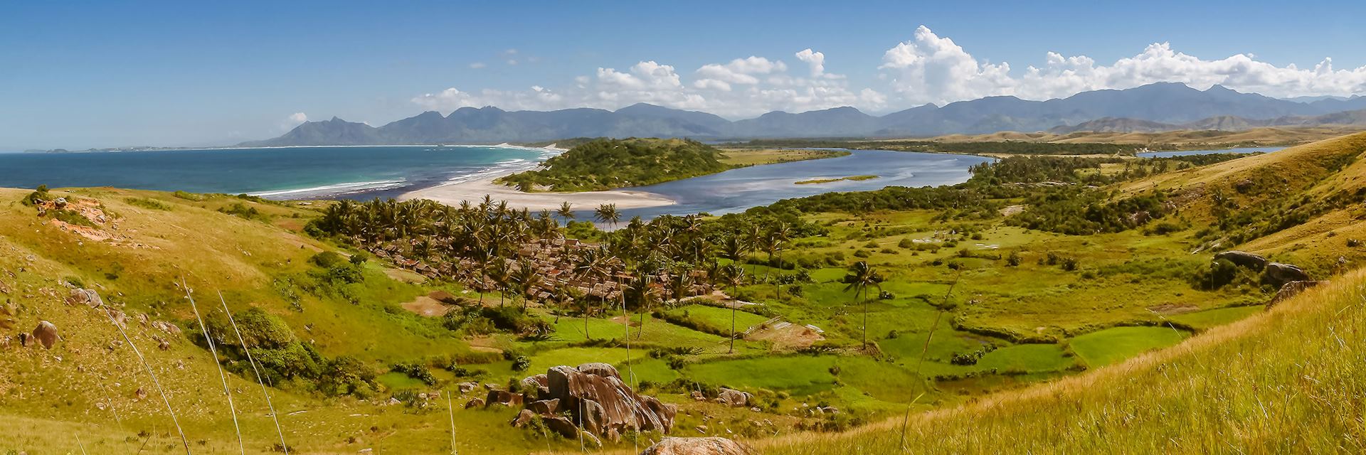 https://media.audleytravel.com/-/media/images/home/africa/madagascar/places/istock920597134_fortdauphin_800x2400.jpg?q=79&w=1920&h=640