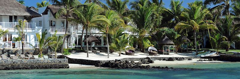 The beachfront at 20 Degrés Sud