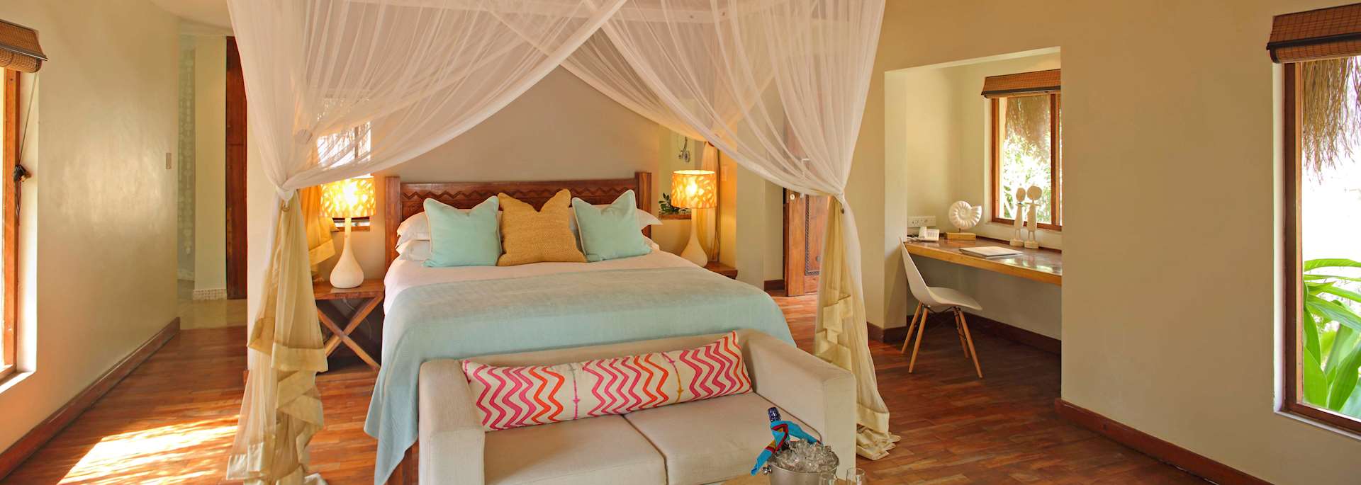 Infinity Beach Villa, Azura Benguerra