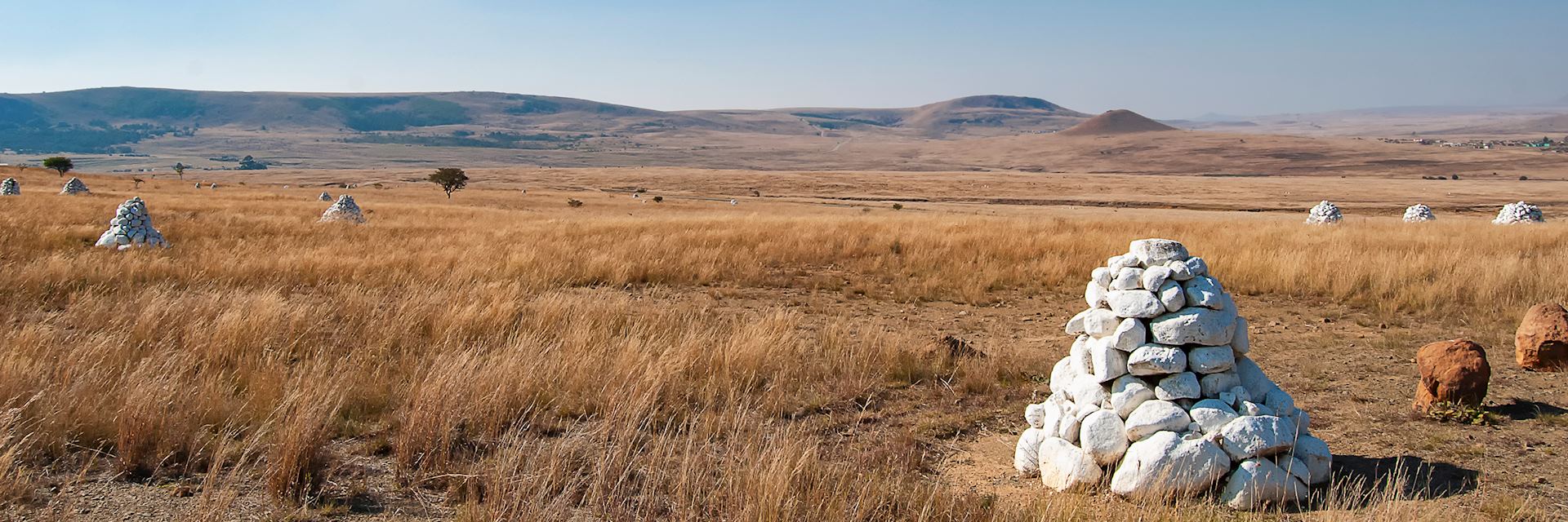 Stone cairns marking graves at Isandlwana