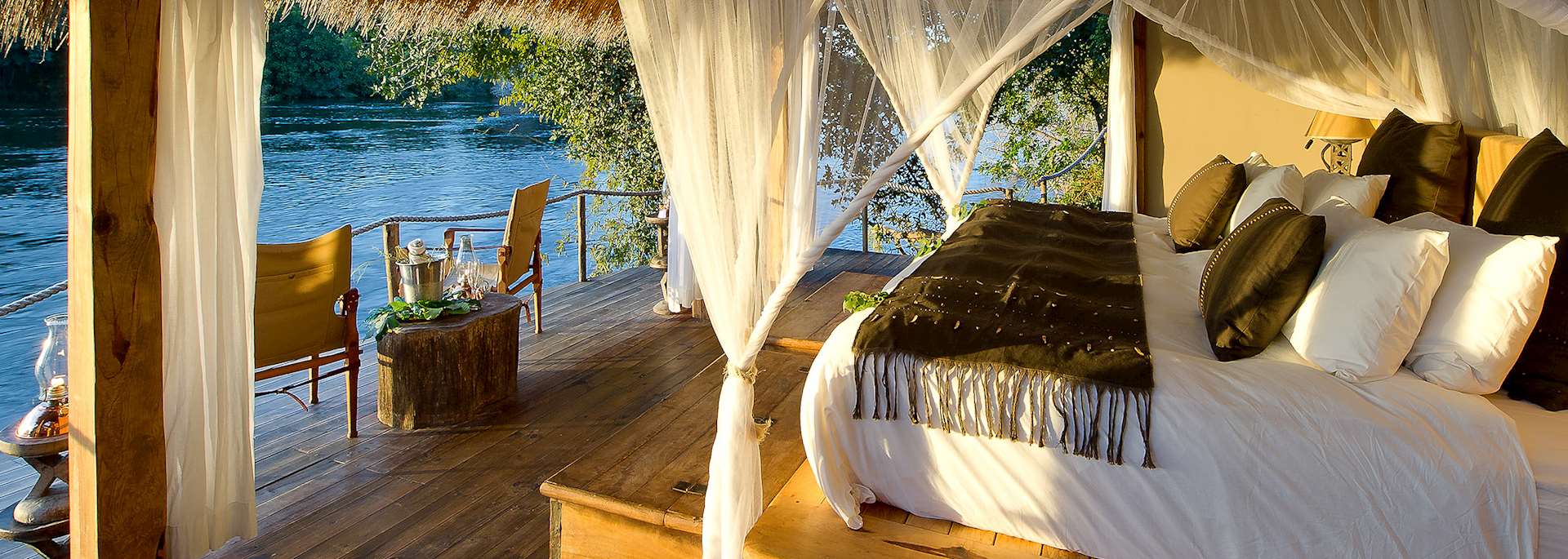 Sindabezi Island Camp