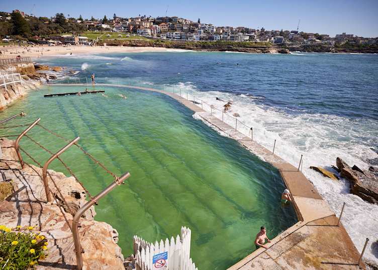 Bronte Pools in Sydney, NSW (© Destination NSW)