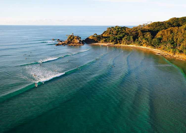 Kayaking in Byron Bay, NSW (© Destination NSW)