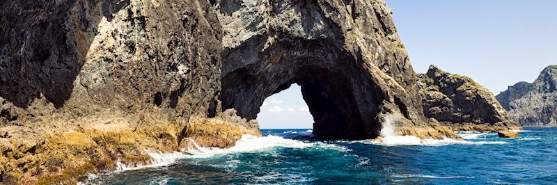 Sail into the ‘Hole in the Rock’