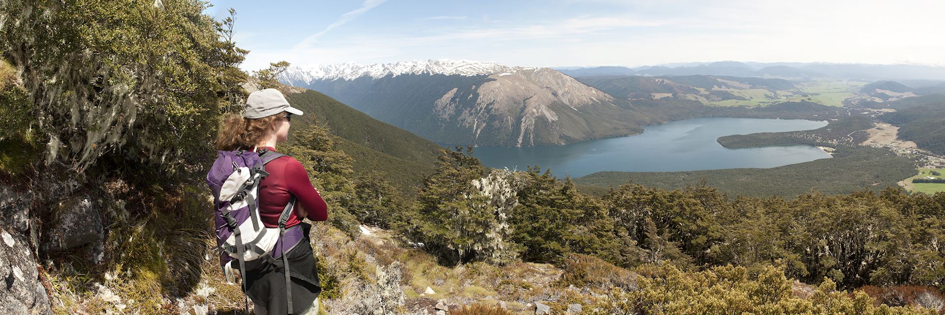 Trekking in New Zealand with a view of Nelson Lakes