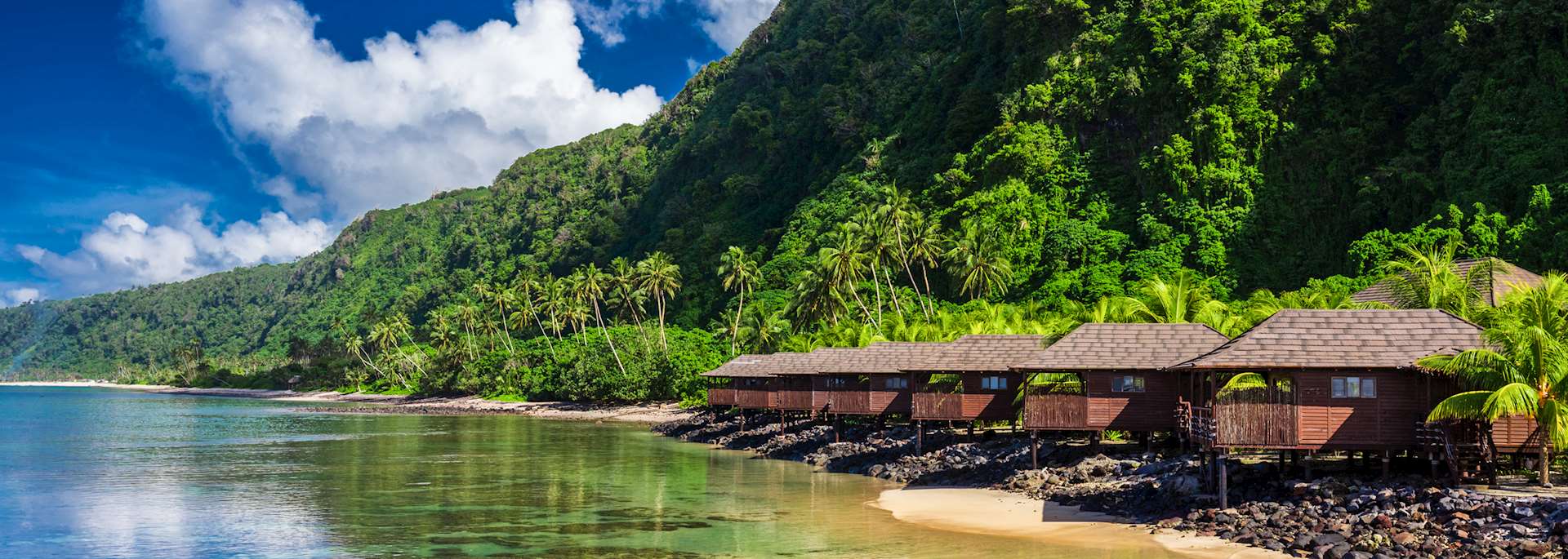 Beach houses on Upolu