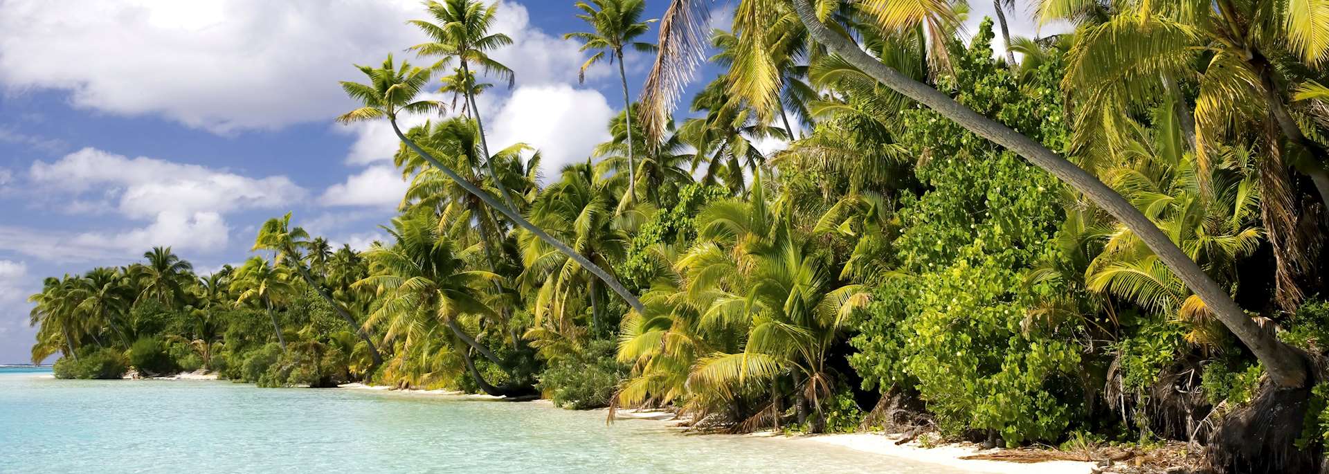 Deserted beach on Aitutaki