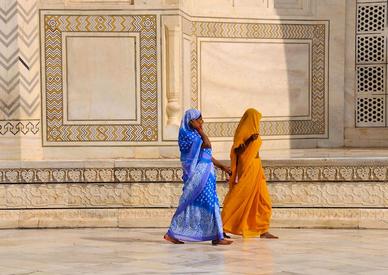 Sunlight hitting the walls of the Taj Mahal