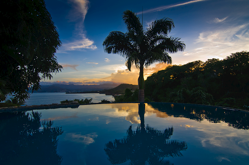 Maca Bana pool at sunset