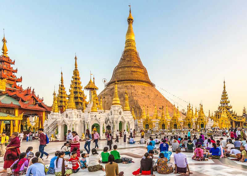 The best time to visit Shwedagon Pagoda is just before the sun sets