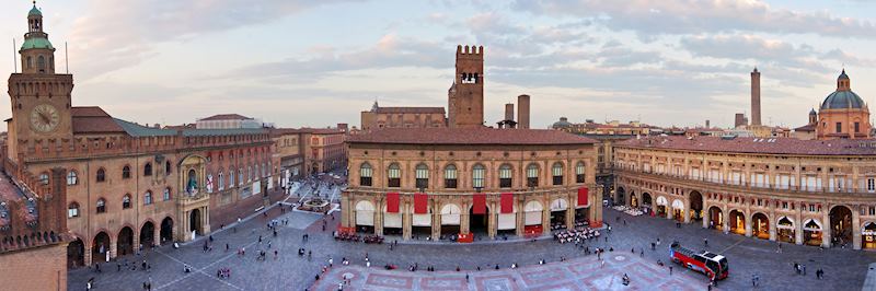 Piazza in Bologna