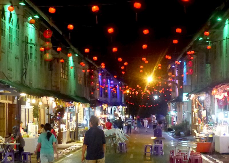Siniawan Night Market, Borneo