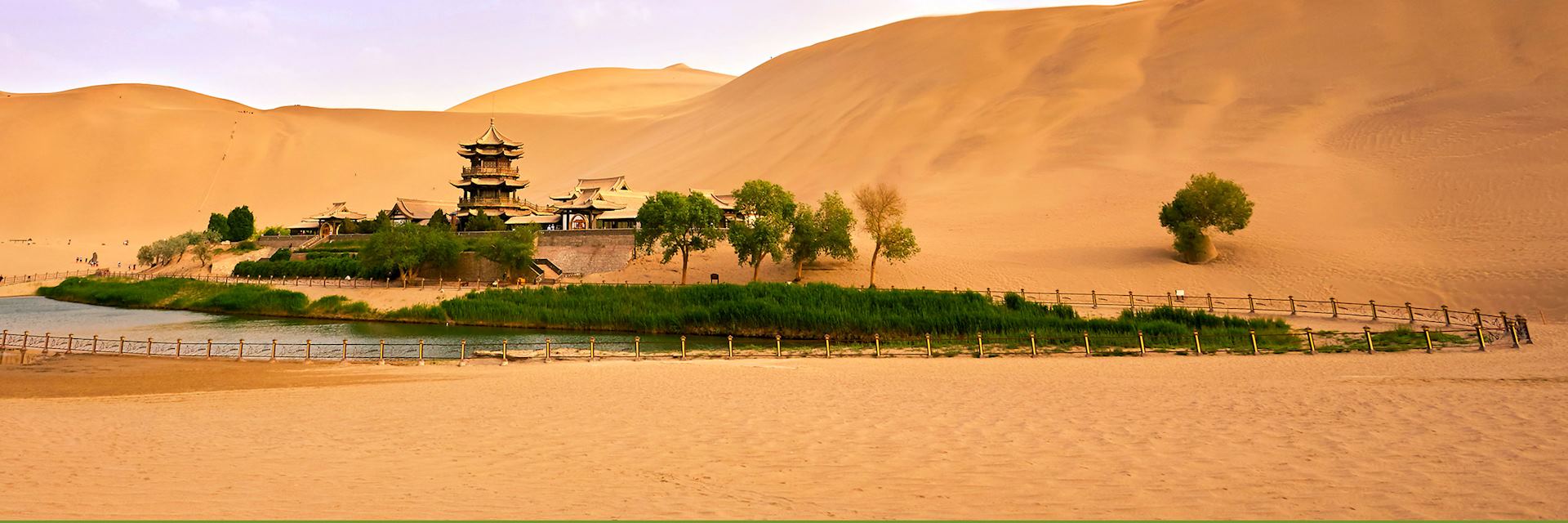 Mingsha’s ‘singing’ dunes, Dunhuang