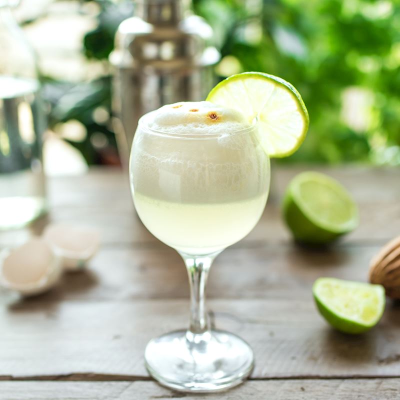 Pisco sour cocktail