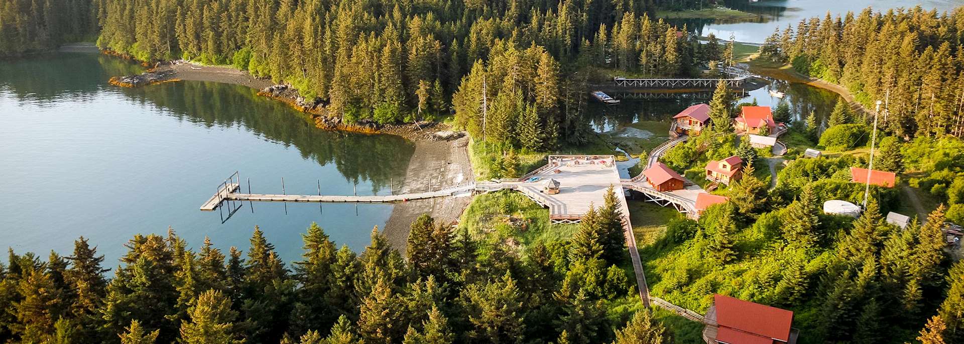 Tutka Bay Wilderness Lodge