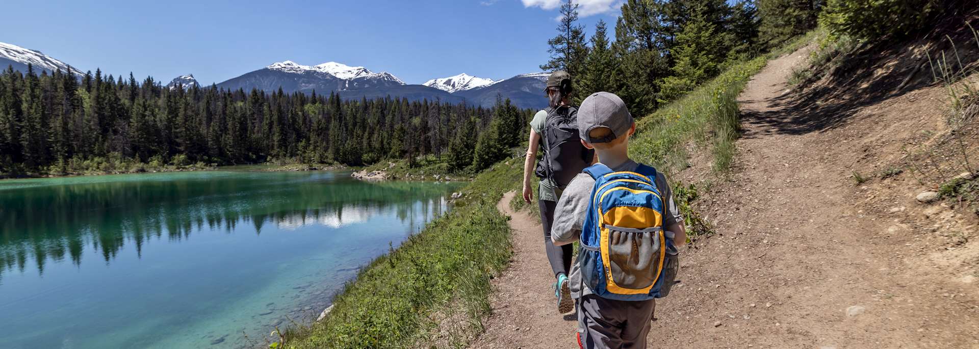 Family trekking in Jasper