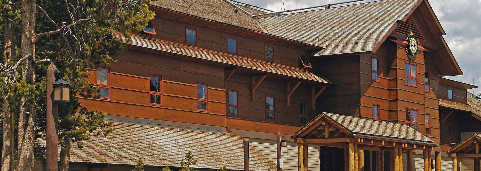 Old Faithful Snow Lodge & Cabins