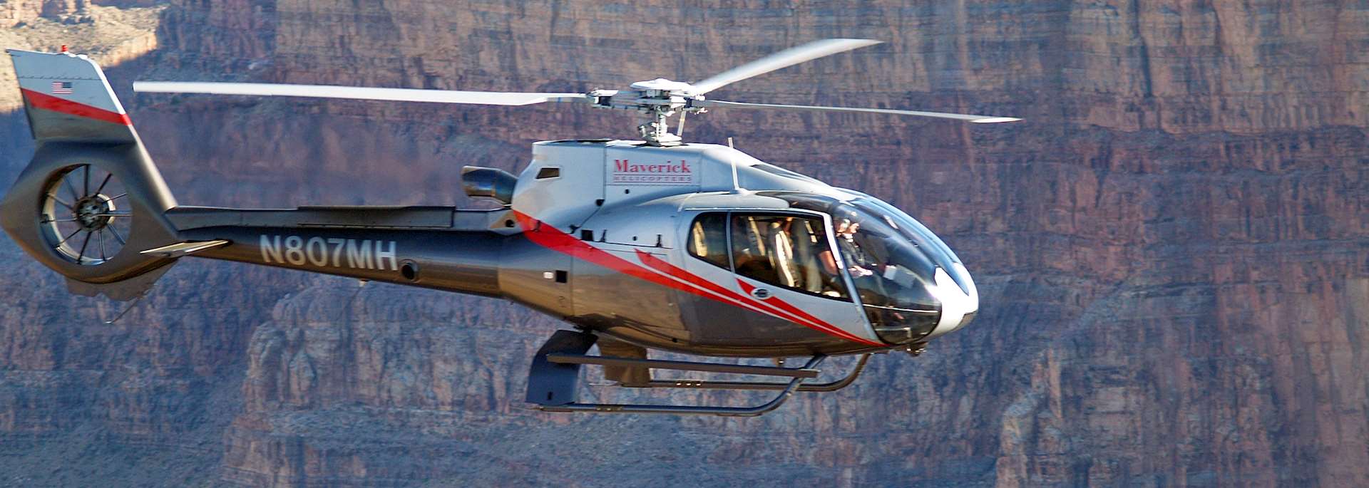Helicopter flight in the Grand Canyon