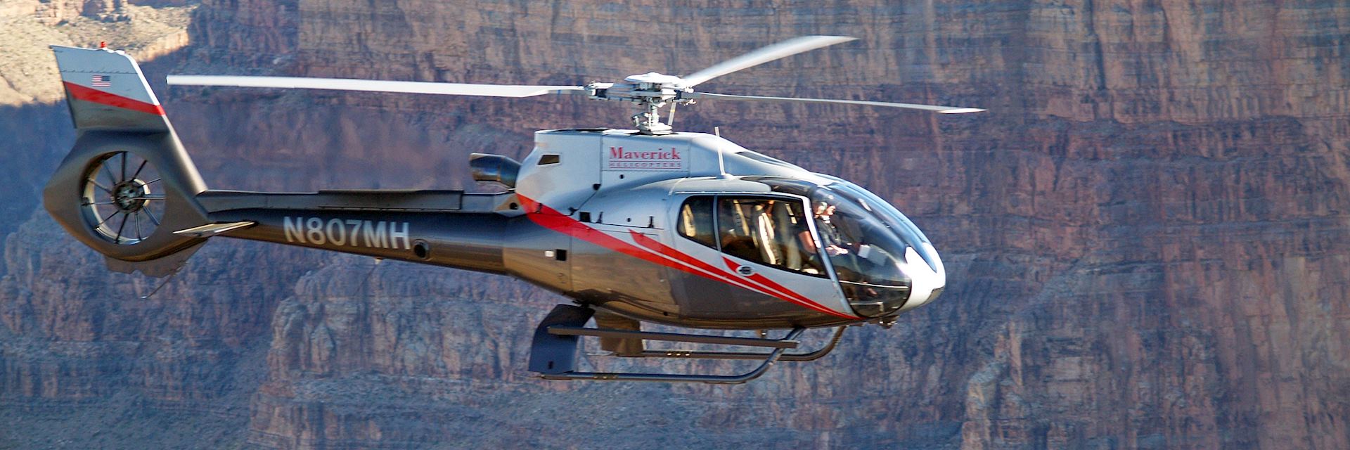 Helicopter flight in the Grand Canyon