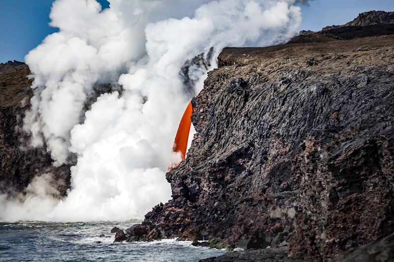Molten lava flowing into the sea, Hawaiʻi Volcanoes National Park