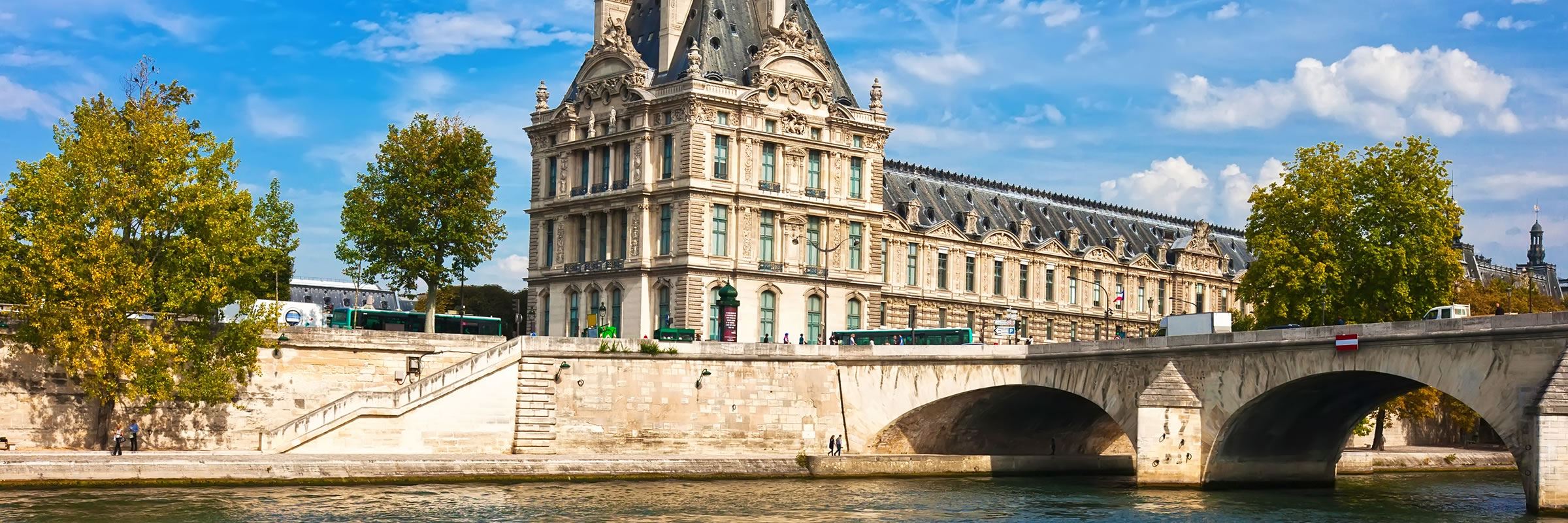 istock45987733911329110louvre8