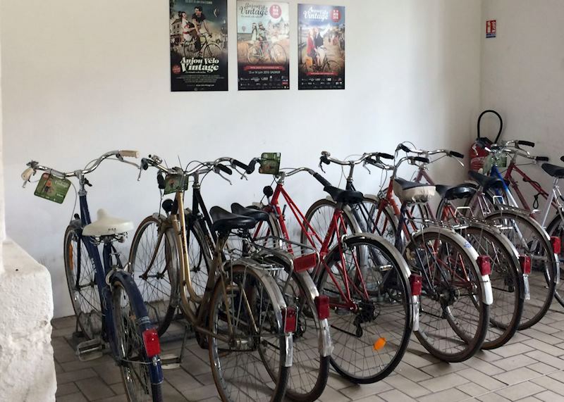 Vintage bicycles at Bouvet-Ladubay 