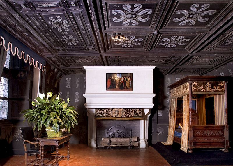 Louise of Lorraine's bedroom, Château de Chenonceau/@Images de Marc