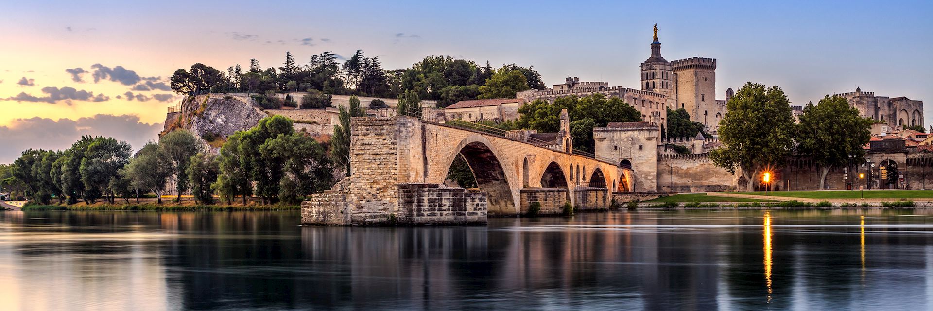 Pont Saint-Benezet at sunrise, Avignon
