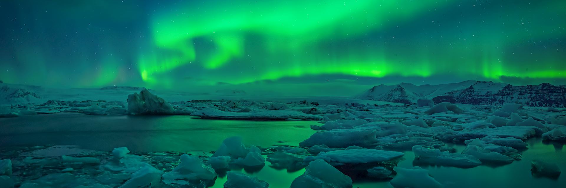 F.Kr. Lima hoste Guide to seeing the northern lights in Iceland | Audley Travel