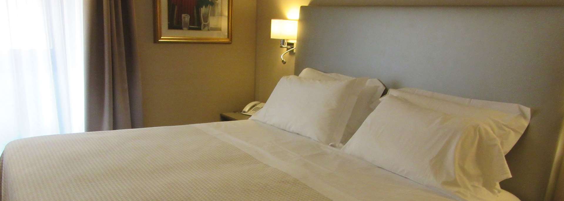 Refurbed junior suite at Hotel Accamdemia