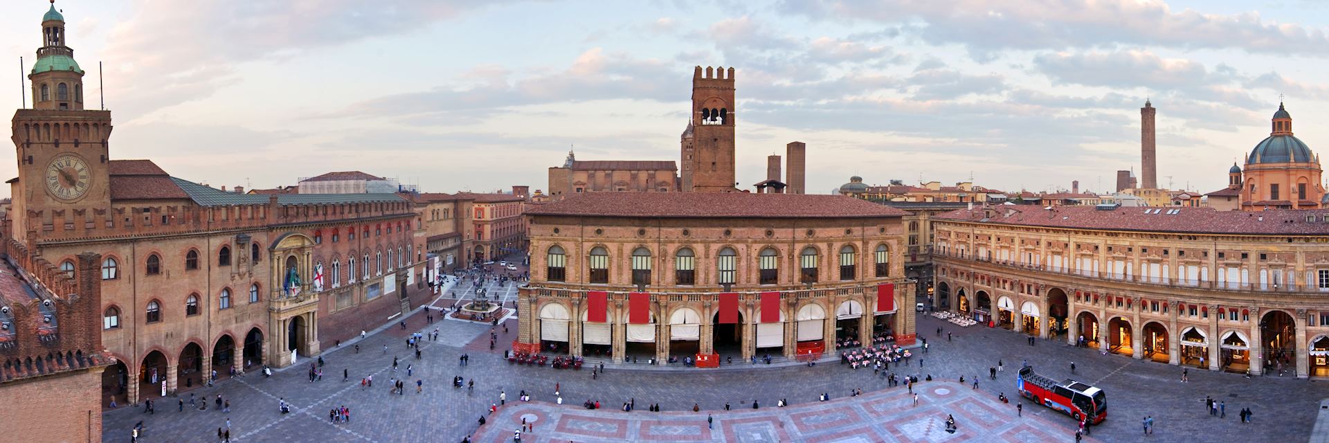 Piazza Maggiore, Bologna