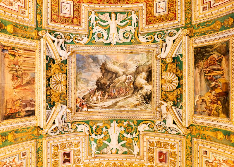 Ceiling, Gallery of Maps