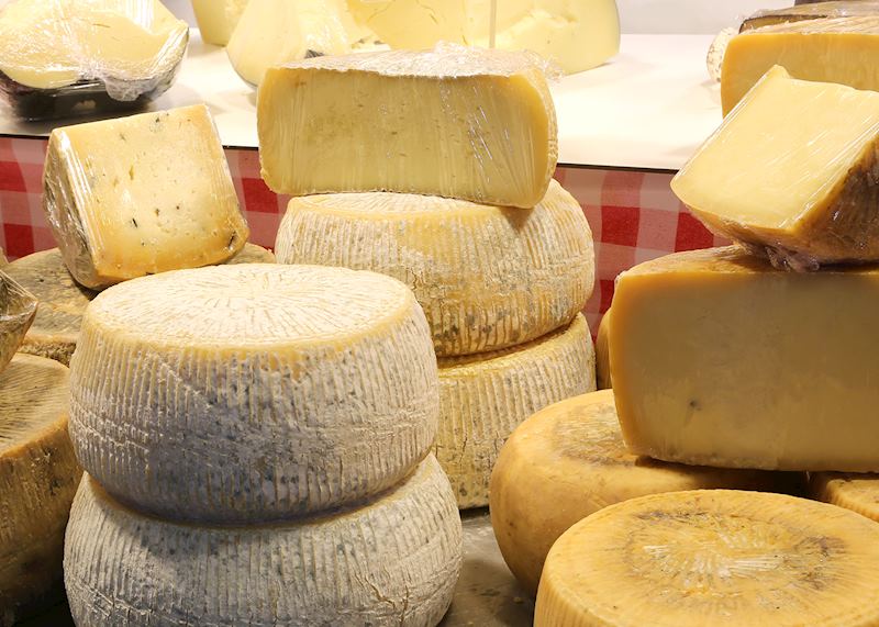 Local cheeses, Sardinia