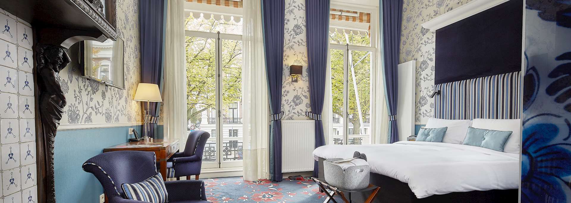 Carlton Ambassador Hotel