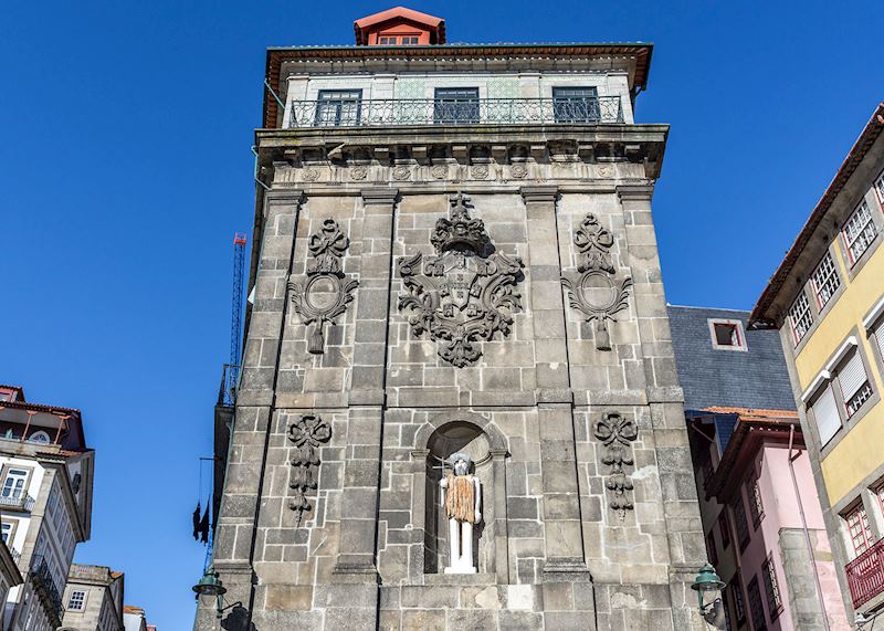 Statue of John the Baptist, Praça da Ribeira