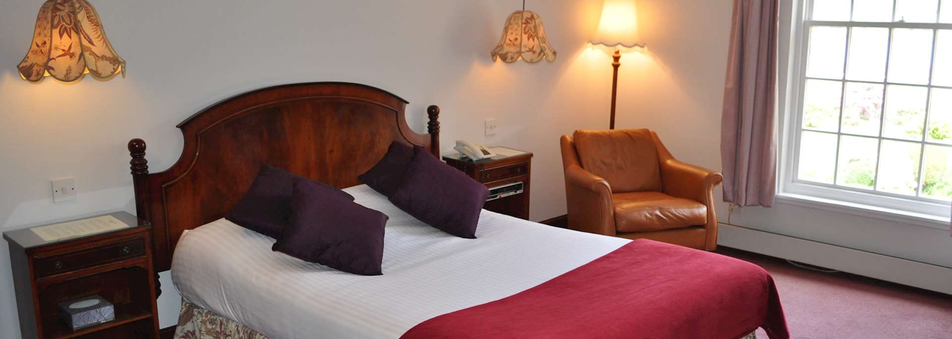 Knipoch Hotel