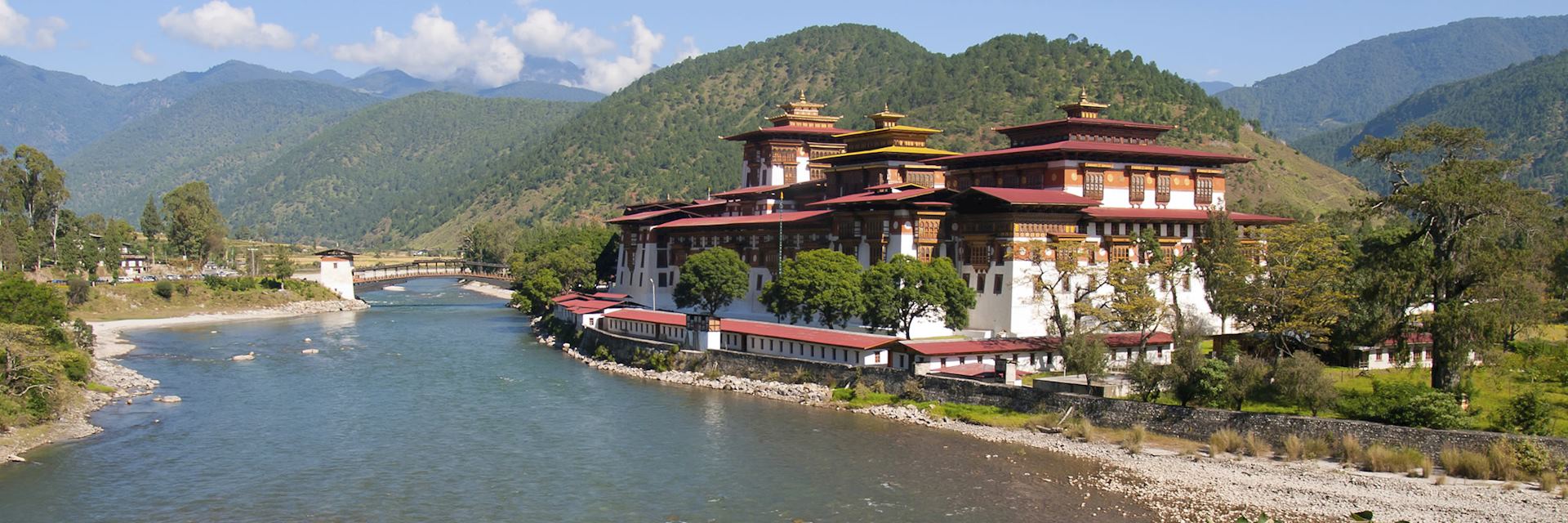 Punakha Dzong and the Mo Chhu River