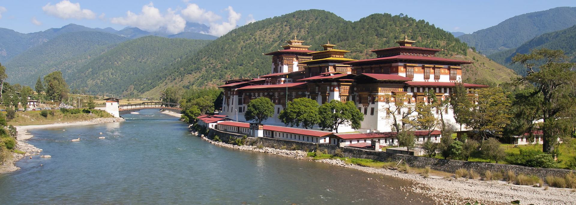 Punakha Dzong and the Mo Chhu River