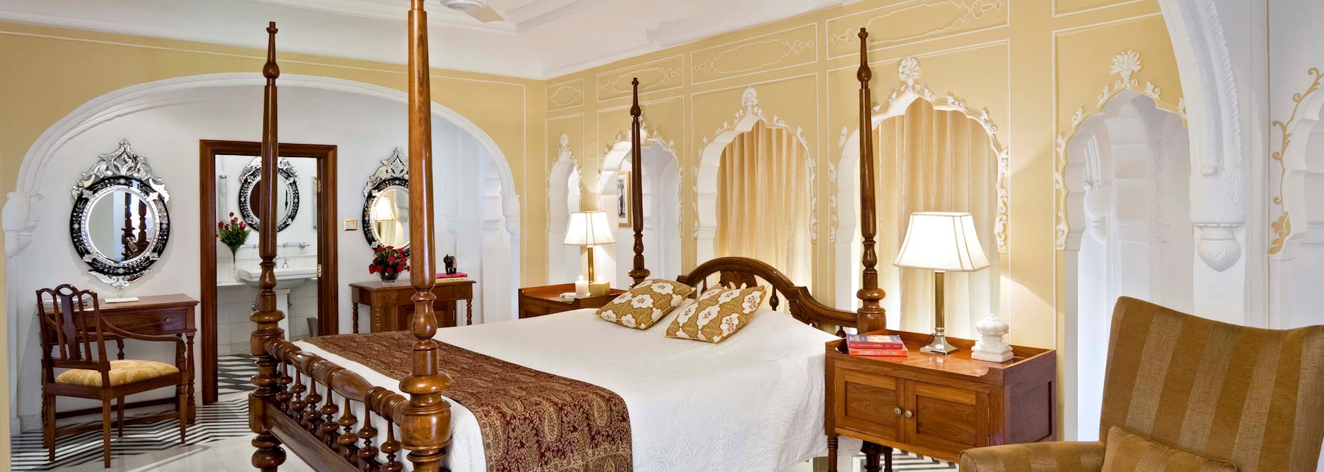 Deluxe room, Samode Palace
