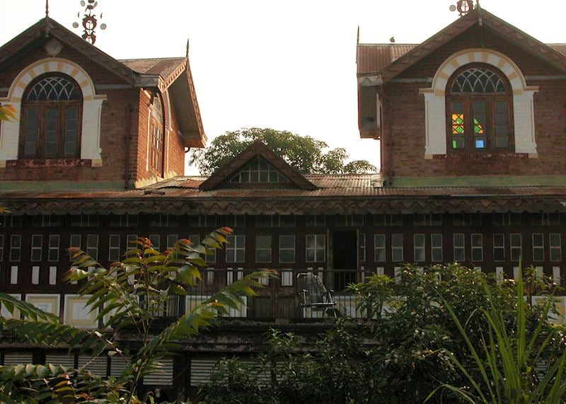 Local architecture, Garli