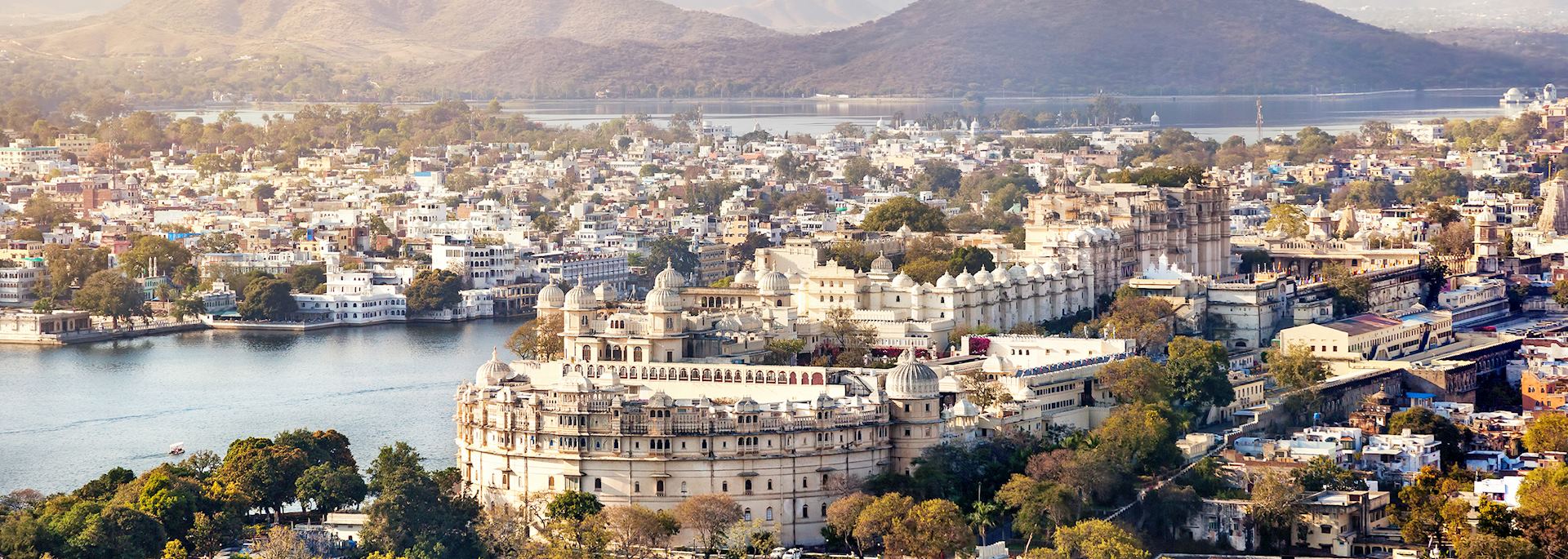 Lake Pichola with City Palace view, Udaipur