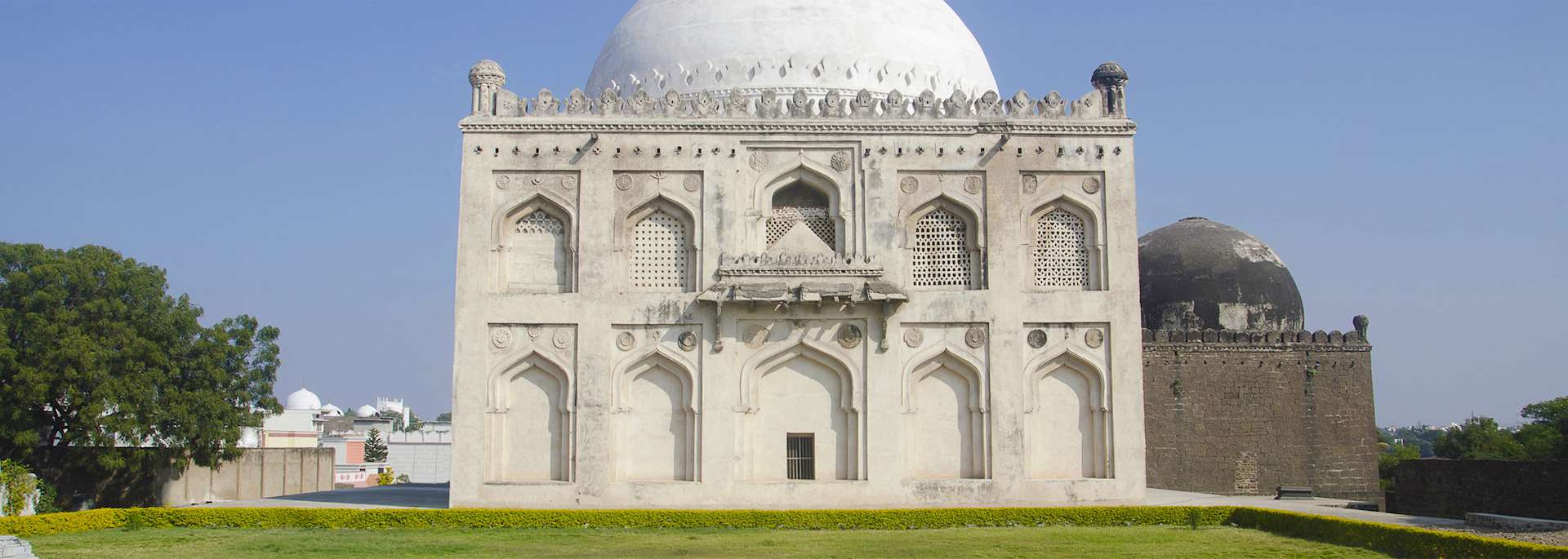 Tomb of Mujahid Shah, Gulbarga