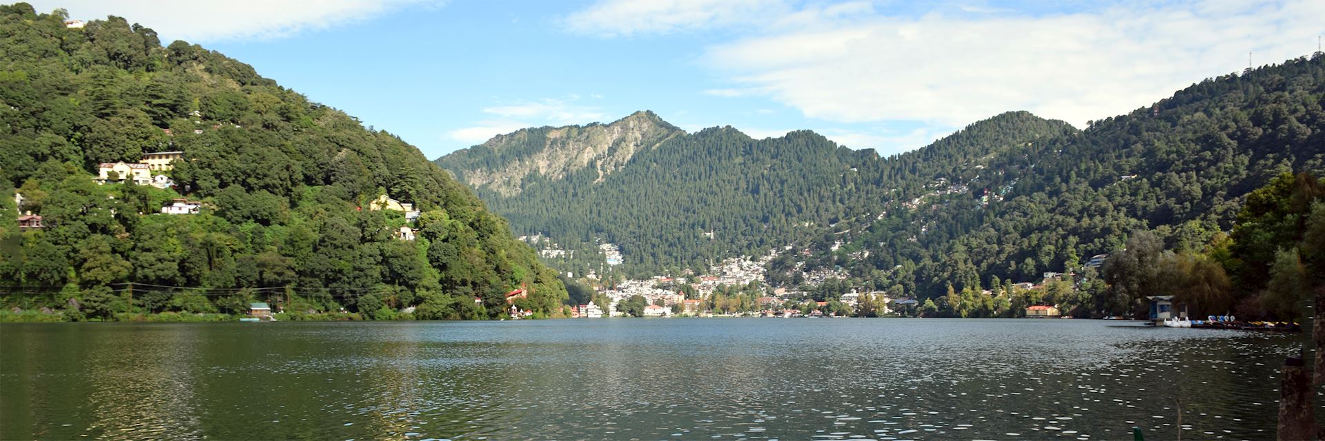 Lake and mountain view in Nainital