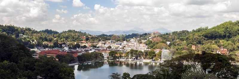 At the heart of Kandy is Lake Bogambara