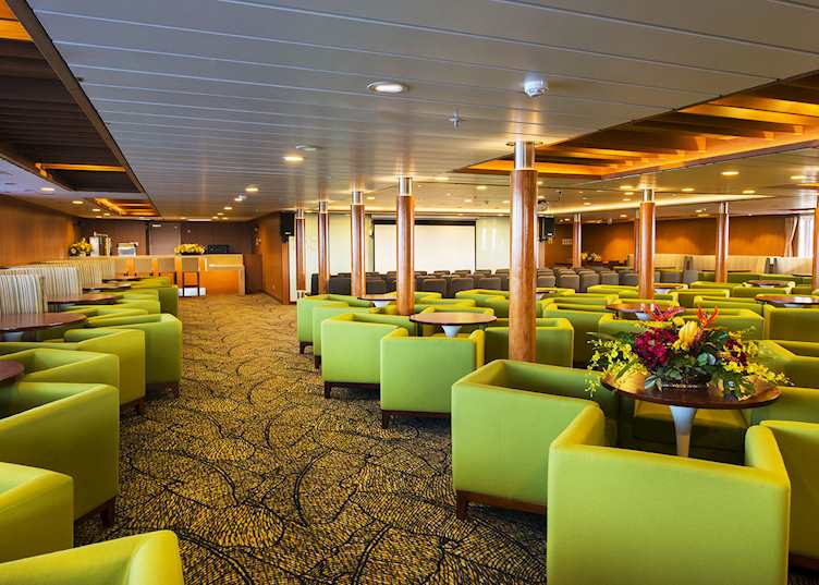 Lounge, Aranui 5