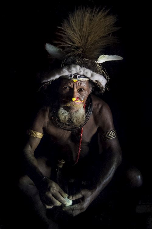 Last light of the Huli - © Harry Skeggs