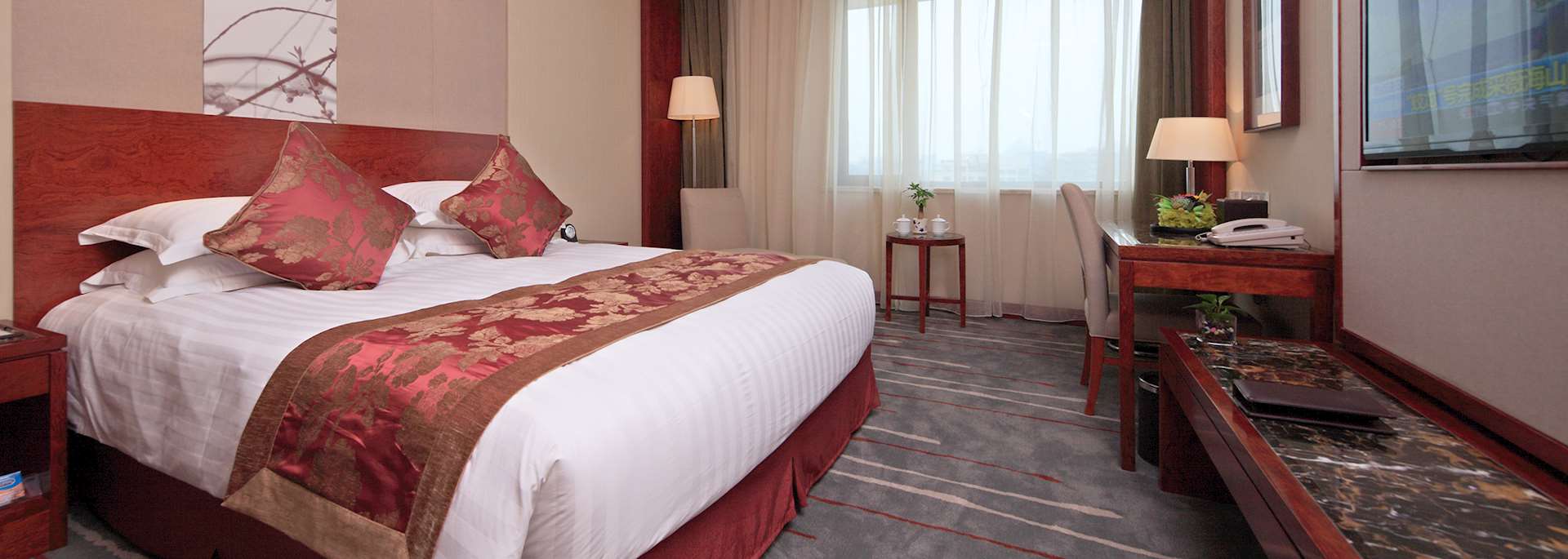 Lakeview Hotel