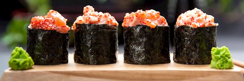 Sushi Gunkan mako with crab and salmon